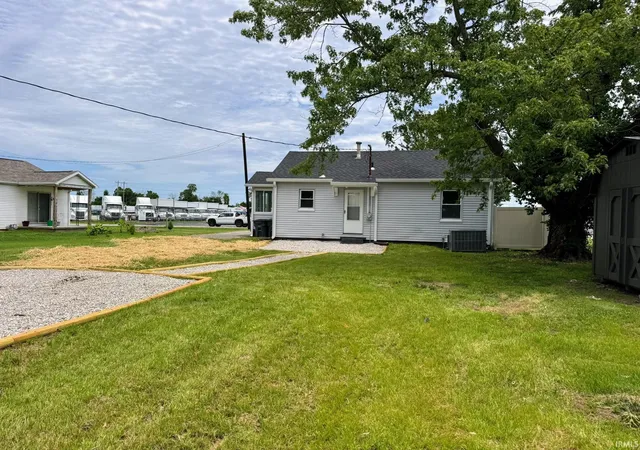 Photo 3 of Sale Pending at 5814 N Fares Ave, Evansville, IN 47711 | MLS# 202624121 | Listing updated on 2026-07-13