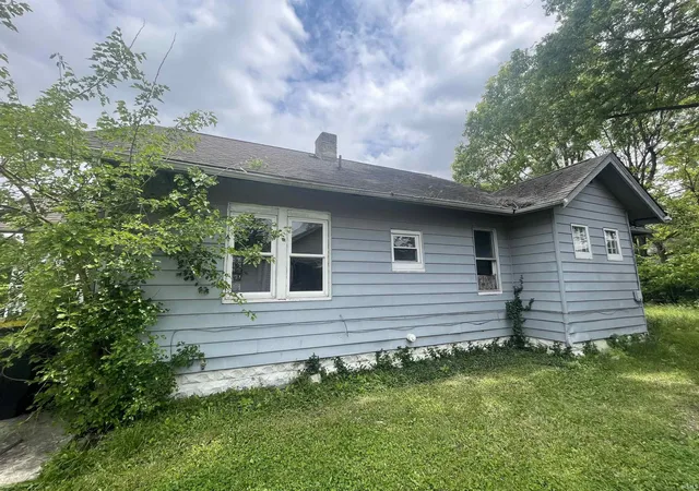 Photo 2 of Sale Pending at 1415 Nichol Ave, Anderson, IN 46016 | MLS# 202624132 | Listing updated on 2026-09-16