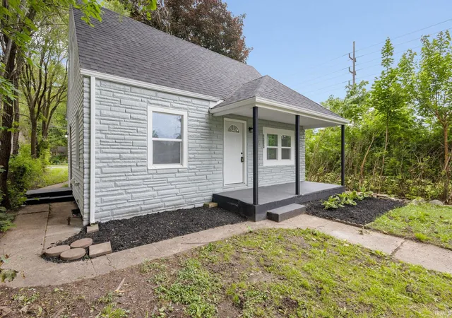 2nd image of 1333 N Meade St, South Bend, IN 46628 | MLS# 202624139