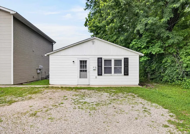 Homes for sale in Spencer, IN | 357, 359, 3595 S East St Ave, Spencer, IN 47460 | MLS# 202624158