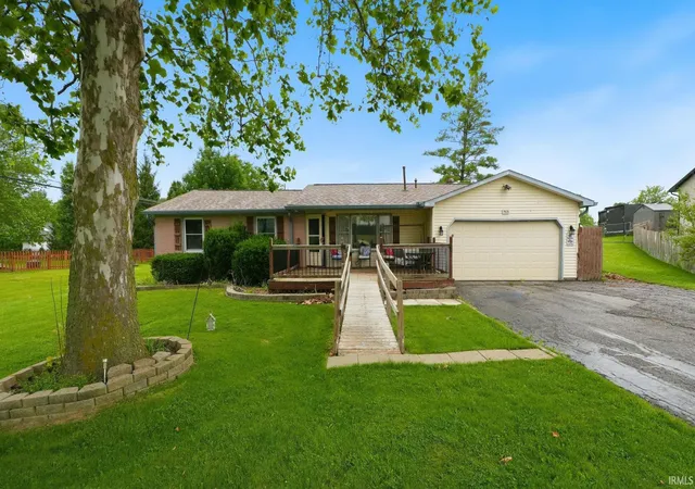 Photo 2 of Sale Pending at 4626 W California Rd, Fort Wayne, IN 46818 | MLS# 202624160 | Listing updated on 2026-09-09