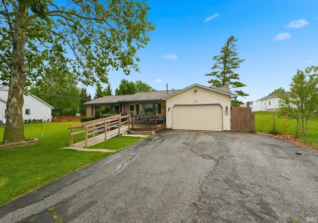 Photo 3 of Sale Pending at 4626 W California Rd, Fort Wayne, IN 46818 | MLS# 202624160 | Listing updated on 2026-09-09