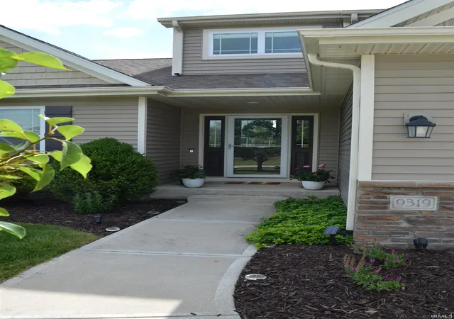 Homes for sale in Roanoke, IN | 9319 Twin Leaf Ct, Roanoke, IN 46783 | MLS# 202624176