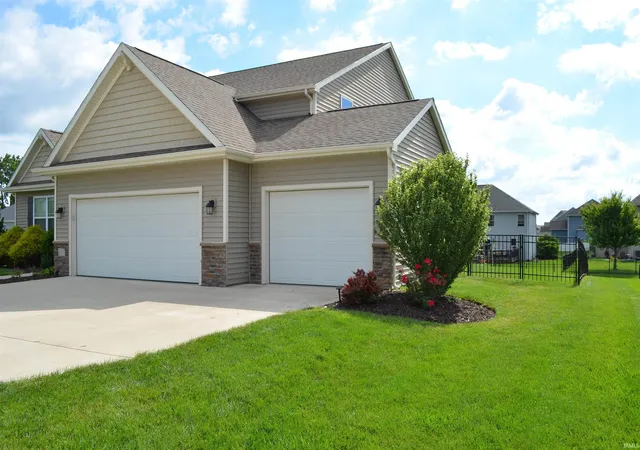 Homes for sale in Roanoke, IN | 9319 Twin Leaf Ct, Roanoke, IN 46783 | MLS# 202624176