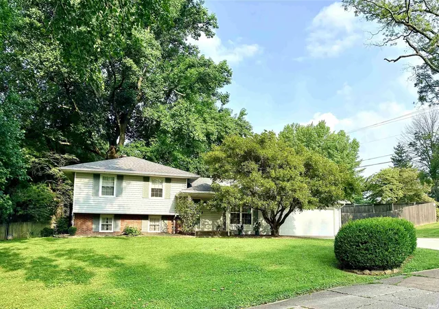 Homes for sale in Newburgh, IN | 7055 Sharon Rd, Newburgh, IN 47630 | MLS# 202624178