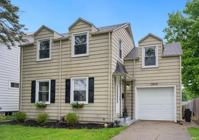 Photo 2 of Sale Pending at 2015 Jessie Ave, Fort Wayne, IN 46808 | MLS# 202624185 | Listing updated on 2026-07-06