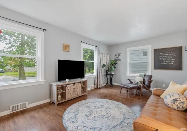 Photo 3 of Sale Pending at 2015 Jessie Ave, Fort Wayne, IN 46808 | MLS# 202624185 | Listing updated on 2026-07-06