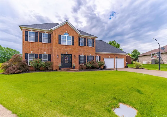 Photo 3 of Sale Pending at 6555 Oakland Ct, Newburgh, IN 47630 | MLS# 202624187 | Listing updated on 2026-06-20