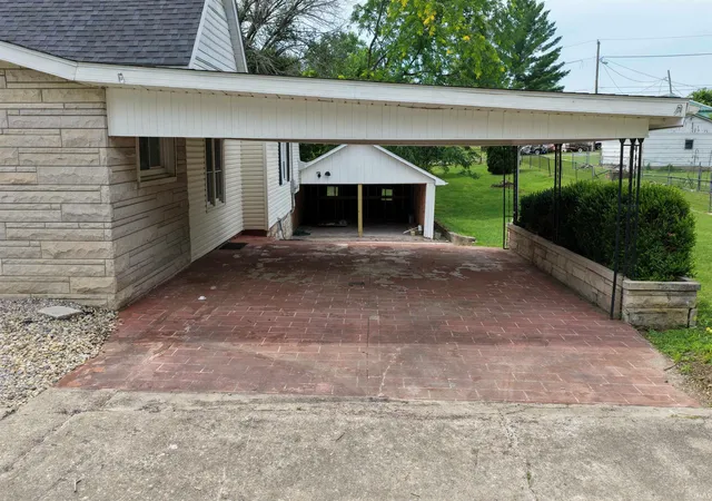 5th image of 410 18Th Street, Bedford, IN 47421 | MLS# 202624209