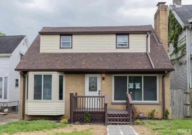 Photo 1 of Sale Pending at 1031 E Mulberry St, Evansville, IN 47714 | MLS# 202624227 | Listing updated on 2026-06-20