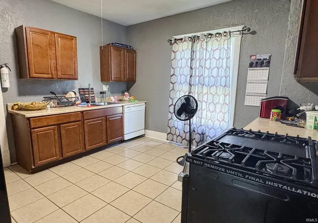 Photo 3 of Manufactured home for sale at 702 S Webster St, Kokomo, IN 46901 | MLS# 202624234 | Listing updated on 2026-09-09