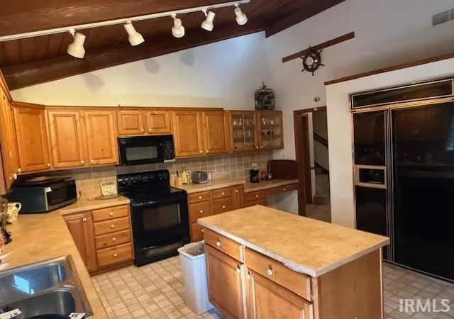 Photo 4 of Sale Pending at 8217 Berry Dr, Evansville, IN 47710 | MLS# 202624241 | Listing updated on 2026-07-16