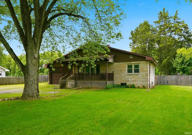Homes for sale in Yorktown, IN | 11420 W Sr 32 Hwy, Yorktown, IN 47396 | MLS# 202624257