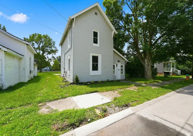 Photo 3 of Manufactured home for sale at 603 Court St, Huntington, IN 46750 | MLS# 202624260 | Listing updated on 2026-07-10