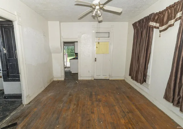 3rd image of 154 Middlebury St, Elkhart, IN 46516 | MLS# 202624278