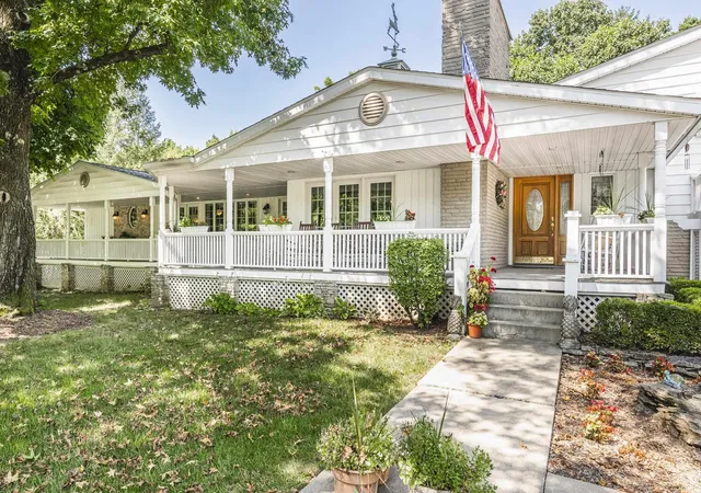 3rd image of 532 S Pleasant Ridge Rd, Bloomington, IN 47401 | MLS# 202624318