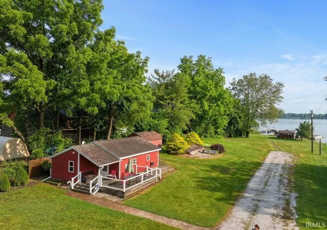 Homes for sale in Kewanna, IN | 11710 W South Park Rd, Kewanna, IN 46939 | MLS# 202624326