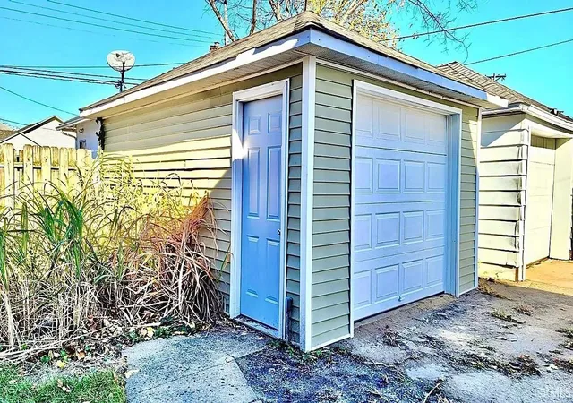24th image of 2819 Mishawaka Ave, South Bend, IN 46615 | MLS# 202624327