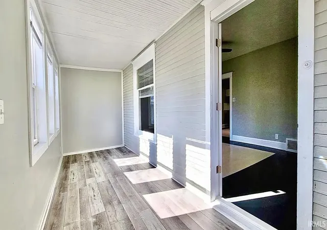 3rd image of 2819 Mishawaka Ave, South Bend, IN 46615 | MLS# 202624327