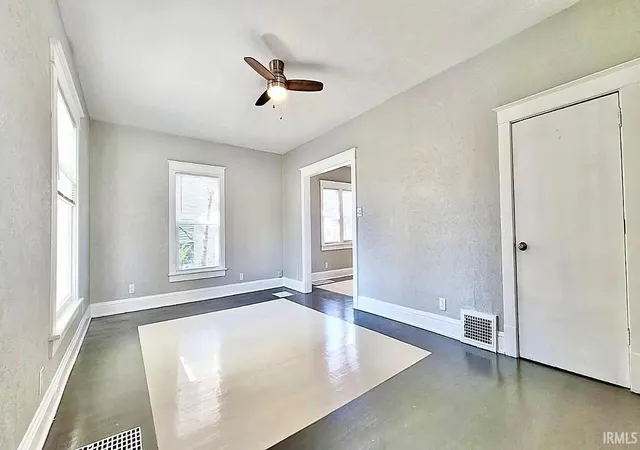 4th image of 2819 Mishawaka Ave, South Bend, IN 46615 | MLS# 202624327