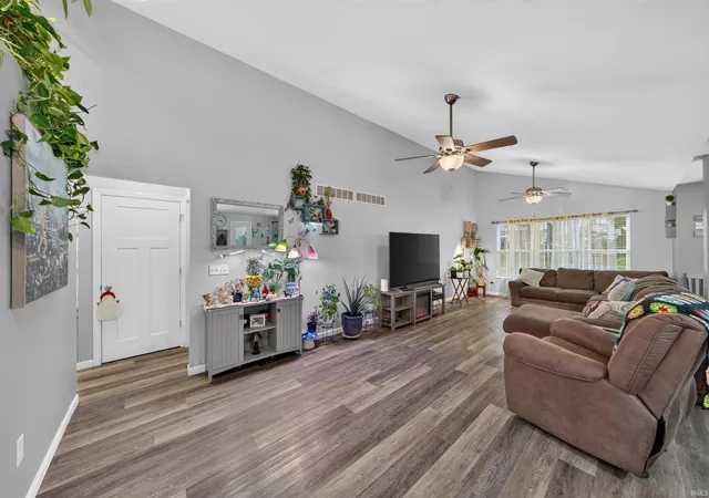 4th image of 29875 Tealwood Dr, Elkhart, IN 46514 | MLS# 202624338