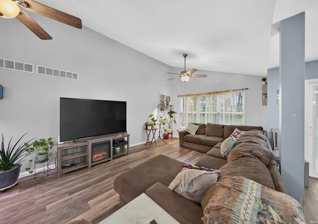 5th image of 29875 Tealwood Dr, Elkhart, IN 46514 | MLS# 202624338