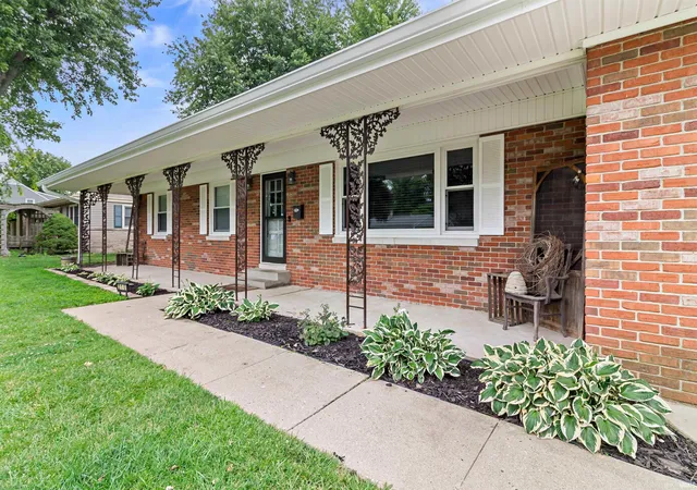 Photo 2 of Manufactured home for sale at 210 E North St, Gas City, IN 46933 | MLS# 202624342 | Listing updated on 2026-09-28