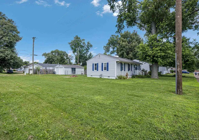 Photo 3 of Sale Pending at 1767 S Taft Ave, Evansville, IN 47714 | MLS# 202624357 | Listing updated on 2026-06-30