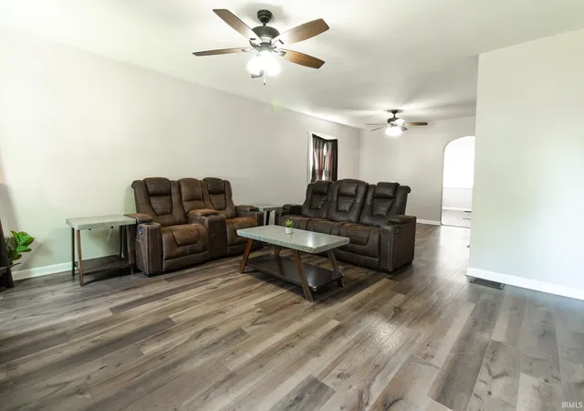 4th image of 426 W 2Nd St, Mount Carmel, IL 62863 | MLS# 202624364