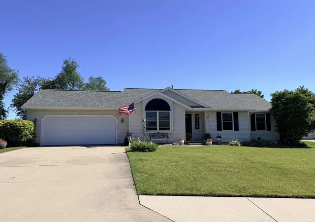 1st image of 979 Highfield Ct, Middlebury, IN 46540 | MLS# 202624396