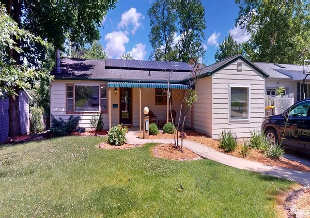 1st image of 425 E Dodds St, Bloomington, IN 47401 | MLS# 202624405