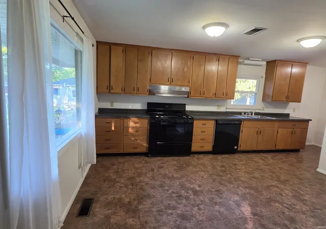 Photo 2 of Manufactured home for sale at 910 Rose St, West Lafayette, IN 47906 | MLS# 202624433 | Listing updated on 2026-08-04