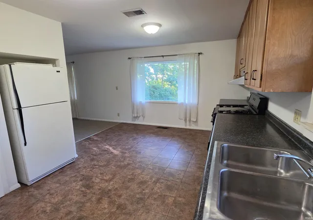 Photo 3 of Manufactured home for sale at 910 Rose St, West Lafayette, IN 47906 | MLS# 202624433 | Listing updated on 2026-08-04