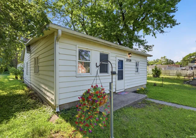 1st image of 3709 South Park Dr, Fort Wayne, IN 46806 | MLS# 202624451
