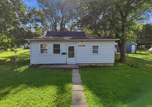 3rd image of 3709 South Park Dr, Fort Wayne, IN 46806 | MLS# 202624451