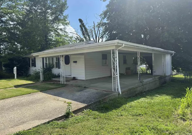 Photo 2 of Sale Pending at 124 N 1st Avenue, Oakland City, IN 47660 | MLS# 202624455 | Listing updated on 2026-07-18