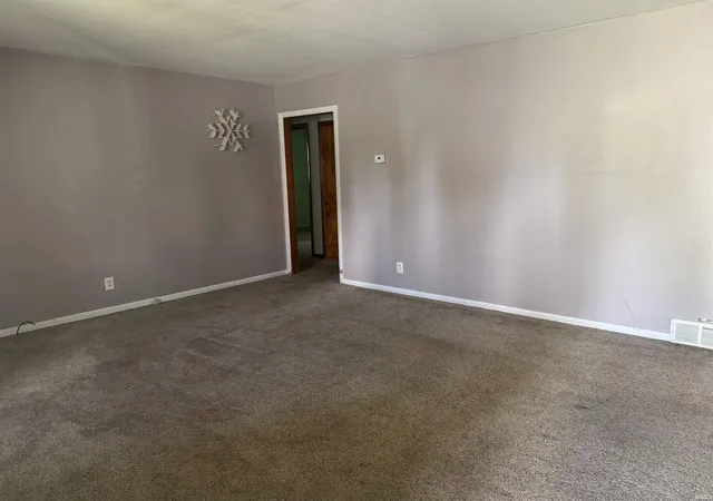Photo 3 of Sale Pending at 124 N 1st Avenue, Oakland City, IN 47660 | MLS# 202624455 | Listing updated on 2026-07-18