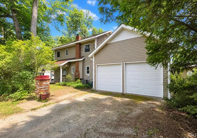 Homes for sale in Walkerton, IN | 11080 E Iroquois Rd, Walkerton, IN 46574 | MLS# 202624491