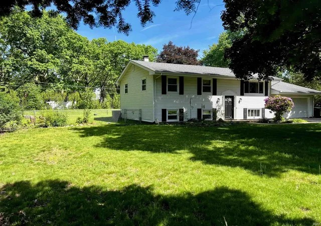 Homes for sale in Mishawaka, IN | 54554 Cornell Dr, Mishawaka, IN 46545 | MLS# 202624508