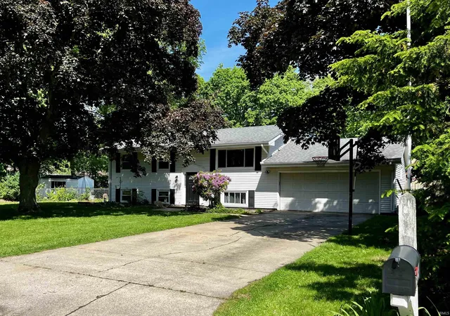 Homes for sale in Mishawaka, IN | 54554 Cornell Dr, Mishawaka, IN 46545 | MLS# 202624508