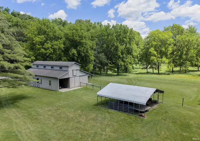 3rd image of 54725 County Road 33, Middlebury, IN 46540 | MLS# 202624521