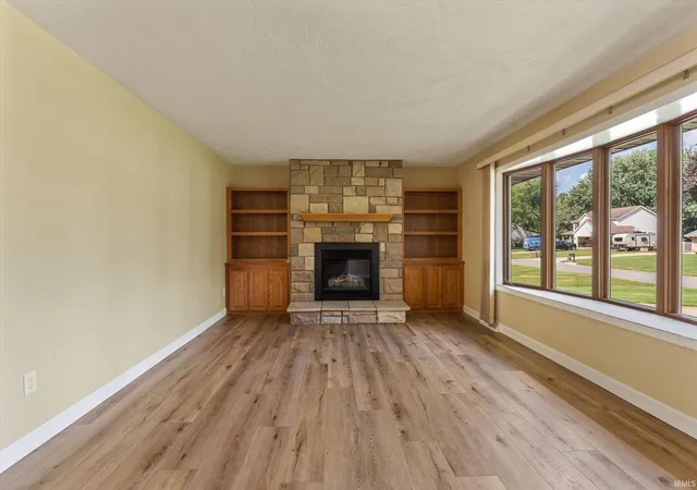 Photo 3 of Sale Pending at 53097 Old Farm Rd, Elkhart, IN 46514 | MLS# 202624523 | Listing updated on 2026-09-16