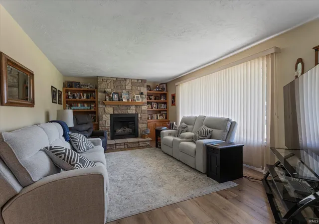 5th image of 53097 Old Farm Rd, Elkhart, IN 46514 | MLS# 202624523
