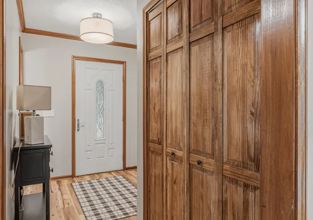 Photo 3 of Sale Pending at 9015 Spring View Dr, Fort Wayne, IN 46804 | MLS# 202624547 | Listing updated on 2026-09-14