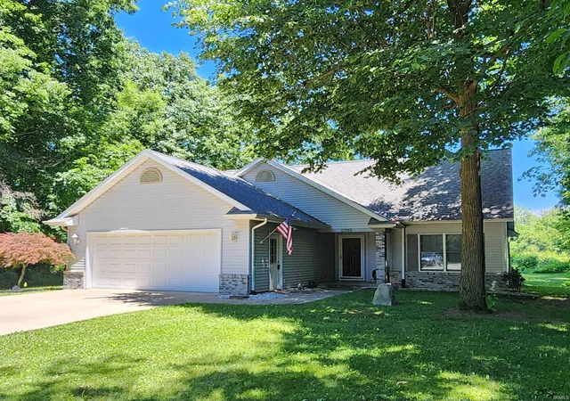 Manufactured home for sale at 6999 E Tee Trl, Syracuse, IN 46567 | MLS# 202624562