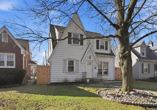 3rd image of 818 E Rudisill Blvd, Fort Wayne, IN 46806 | MLS# 202624592