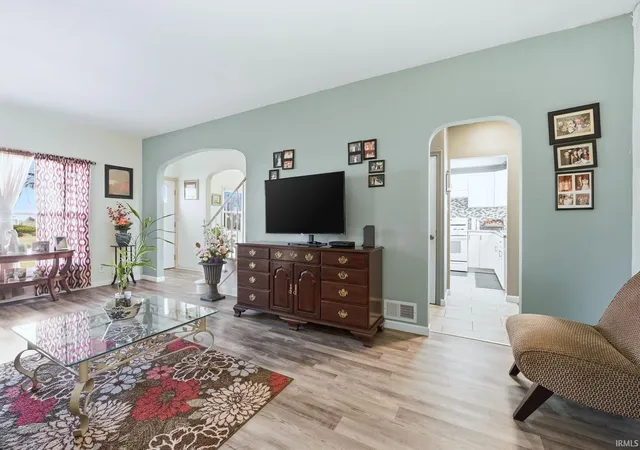 4th image of 818 E Rudisill Blvd, Fort Wayne, IN 46806 | MLS# 202624592