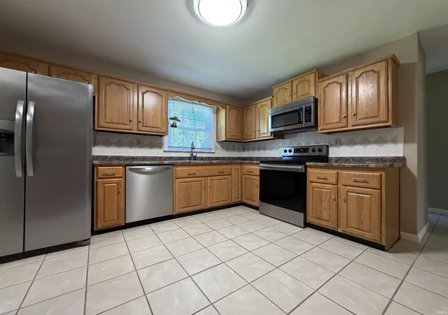 Photo 3 of Manufactured home for sale at 2155 W Westholme Dr, Marion, IN 46952 | MLS# 202624596 | Listing updated on 2026-09-17