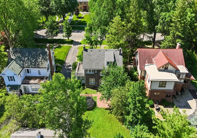Photo 3 of Sale Pending at 1302 W Rudisill Blvd, Fort Wayne, IN 46807 | MLS# 202624598 | Listing updated on 2026-07-09