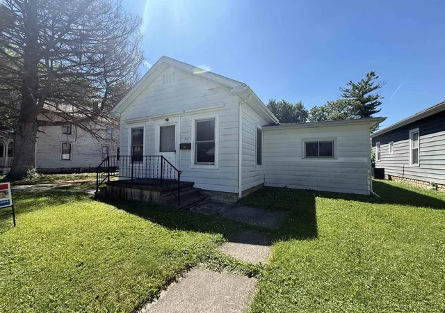 2nd image of 942 Bell Ave, New Haven, IN 46774 | MLS# 202624624